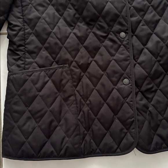 Burberry Women’s Black Quilted Barn Jacket - Picture 4 of 13